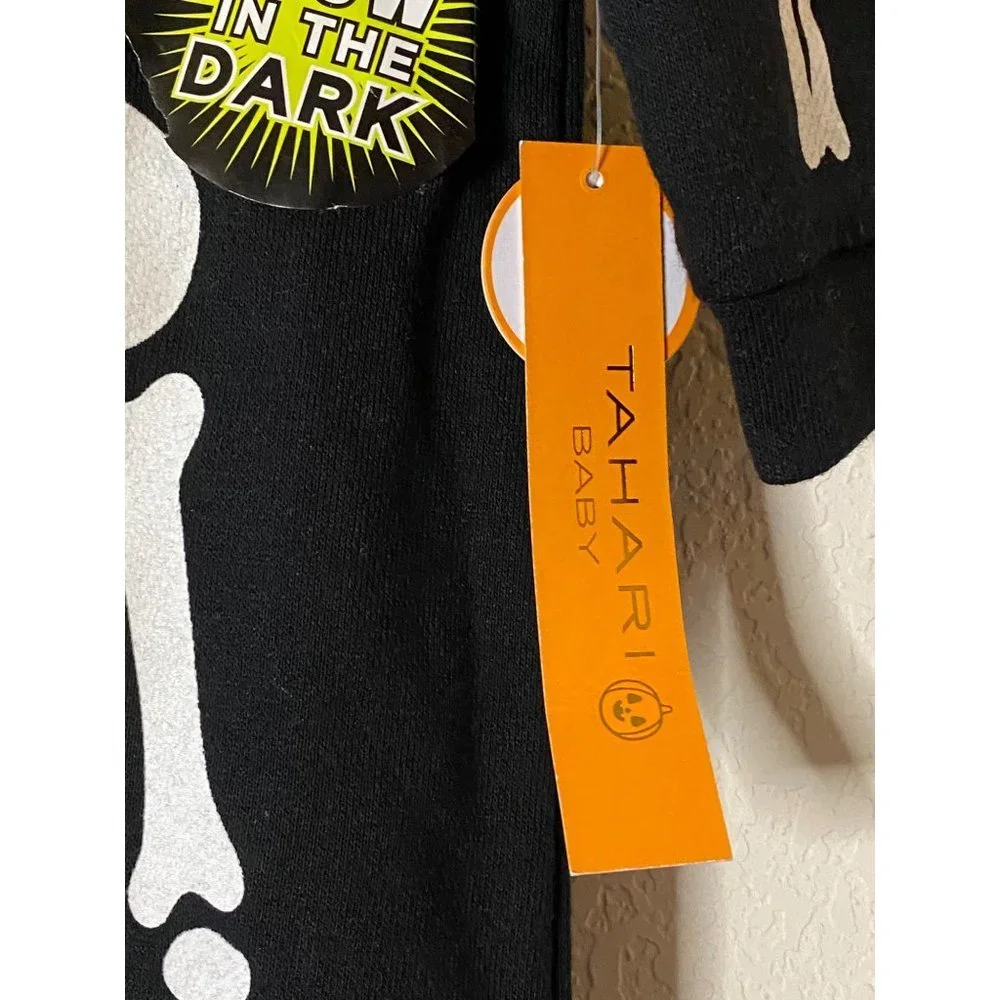 Tahari Baby Romper with Beanie‎ and glow in the dark skeleton Sz 6-9M Black